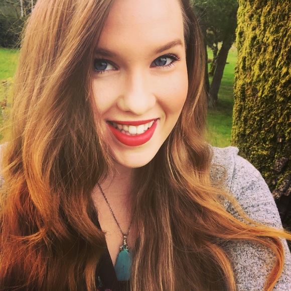 Meet your Posher, Katie Jones. - Picture 4 of 16